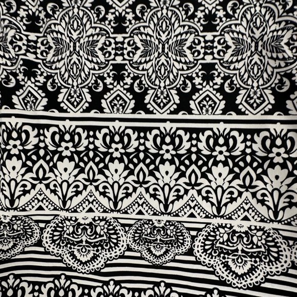 R&K Dress Black‎ White Red Round Neck Sleeveless Large Stretch Mandala Print - Picture 13 of 15